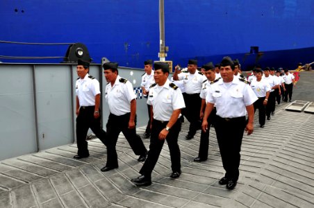 US Navy 120125-A-TF780-015 Peruvian navy military policemen from Base Naval De Callao come aboard High Speed Vessel (HSV 2) Swift