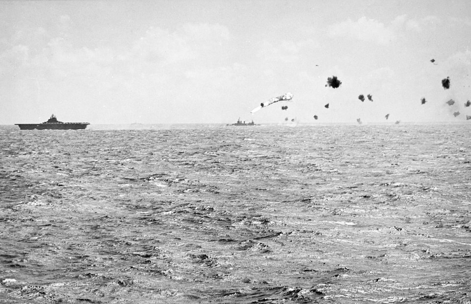 US ships under attack off Kwajalein 1943