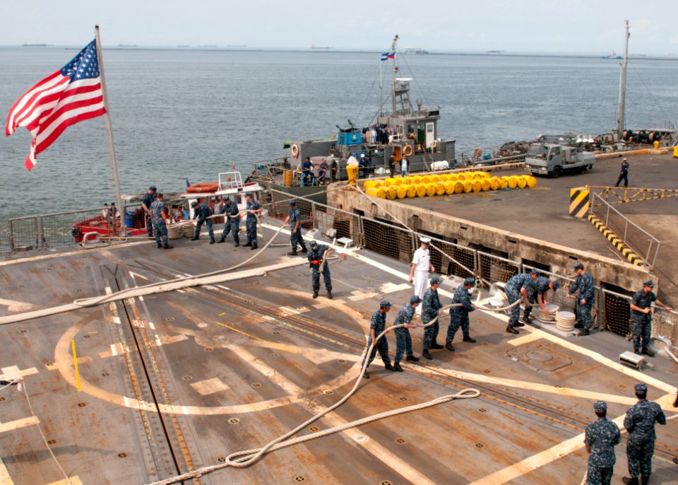 US Navy 120129-N-OH194-004 Sailors secure mooring lines as the guided-missile destroyer USS Wayne E. Meyer (DDG 108) moors in Manilia. Wayne E. Mey