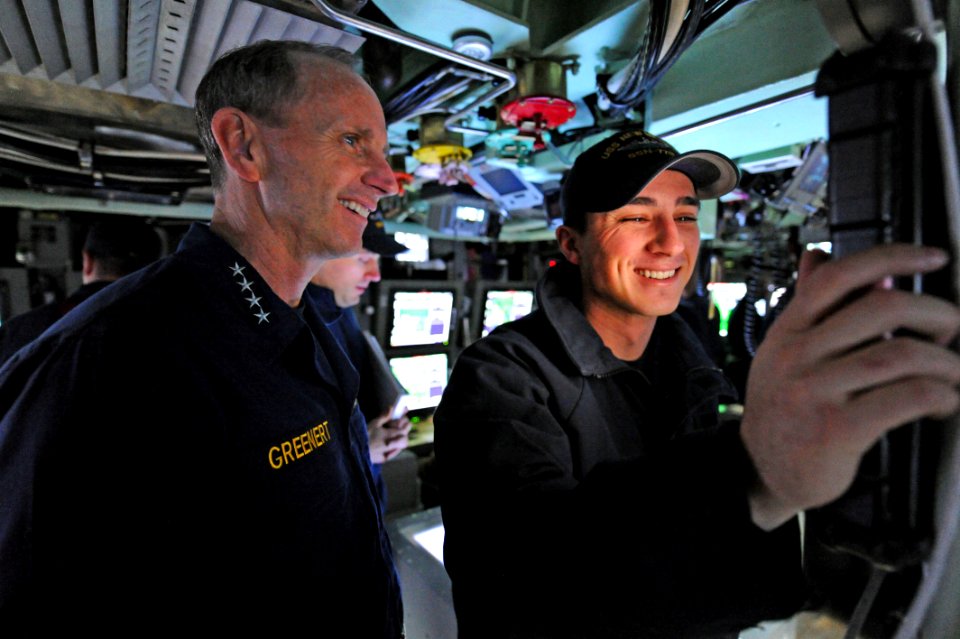 US Navy 120127-N-WL435-029 Chief of Naval Operations (CNO) Adm. Jonathan Greenert meets the crew and tours the spaces of the Virginia-class attack
