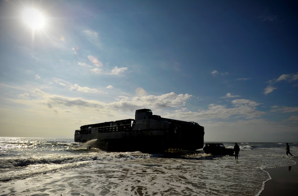 US Navy 120204-N-KB666-008 A French landing craft unit practices a beach landing at Onslow Beach at Camp Lejeune, N.C., during Bold Alligator 2012
