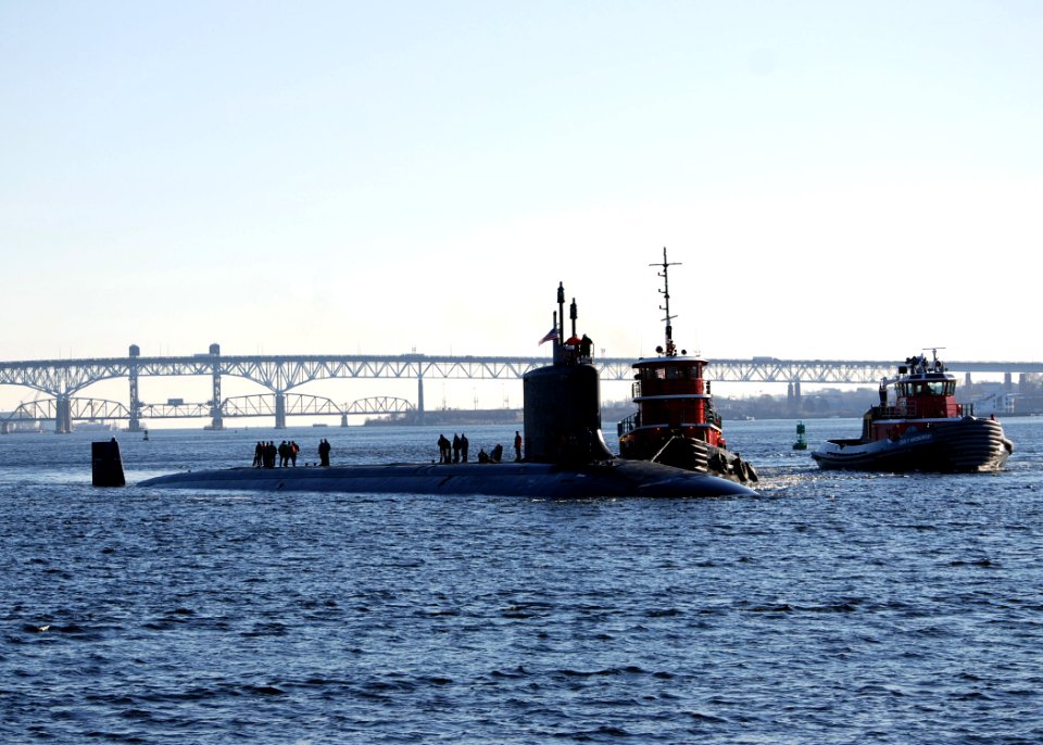 US Navy 120206-N-AW342-013 The Virginia-class attack submarine USS New Mexico (SSN-779) returns to Naval Submarine Base New London following their