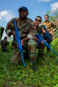 US Navy EOD works with Belizean SEALs as part of Southern Partnership Station 140610-N-IP743-385