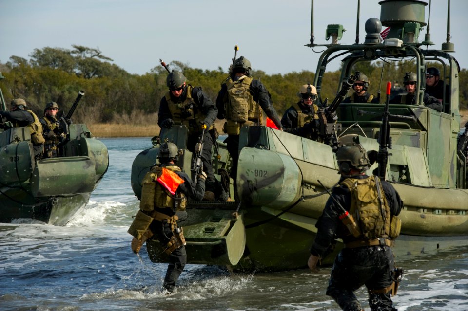 US Navy 120207-N-YX920-285 ailors assigned to Riverine Squadron (RIVRON) 1 board a riverine assault boat after executing a hot extract drill during