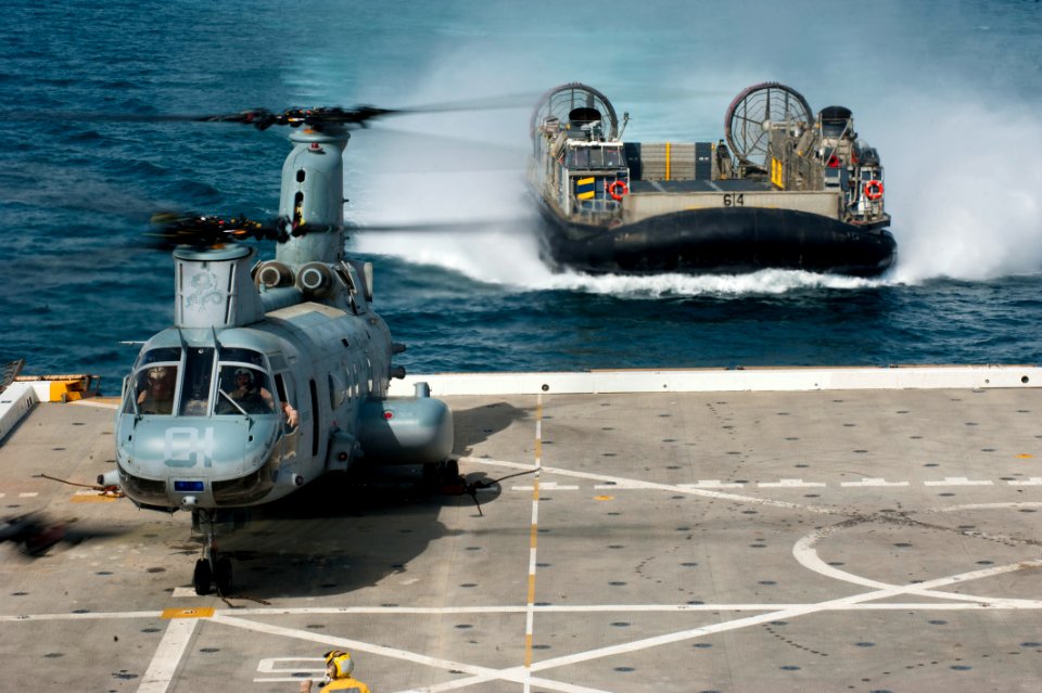 US Navy 120209-N-PB383-647 A landing craft, air cushion (LCAC) assigned to Assault Craft Unit (ACU) 5 approaches the well deck of the amphibious tr