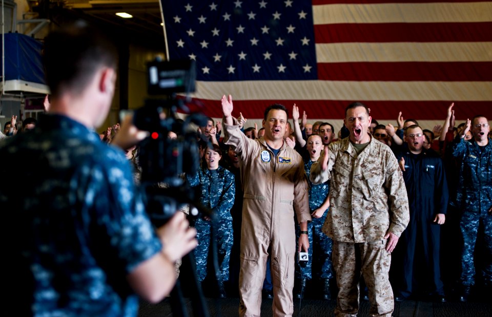 US Navy 120213-N-DX615-013 Capt. Jim Landers, commanding officer of the amphibious assault ship USS Makin Island (LHD 8), and Col. Michael Hudson,