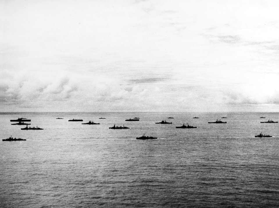 US Pacific Fleet ships steam toward the Panama Canal in October 1945