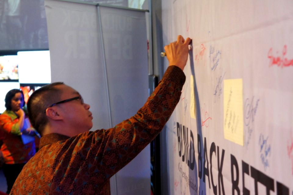 USAID launches the BuildBackBetter, an exhibition reflecting on life in Aceh 10 years after the 2004 Indian Ocean earthquake and tsunami disaster; USAID Indonesia; March 2010 (13)
