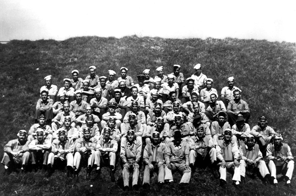 US Navy VF-11 Sundowners personnel group photo 1943