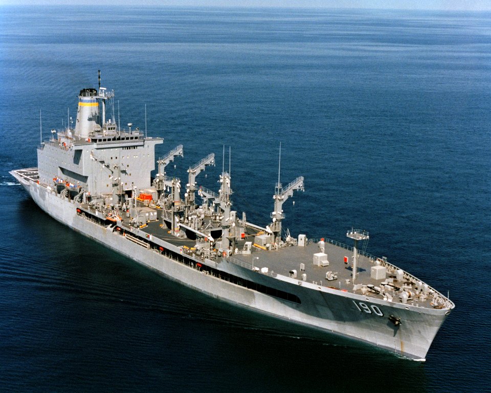 USNS Andrew J. Higgins (T-AO-190) underway in the Gulf of Mexico on 15 September 1987 (6429266)