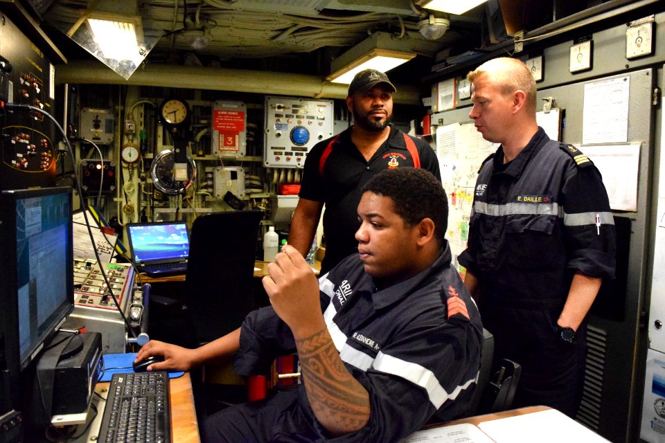 USNS Spearhead (T-EPF-1) chief engineer touring French Ship Commandant Birot (F 796) central control station US Navy 160131-N-KW515-085