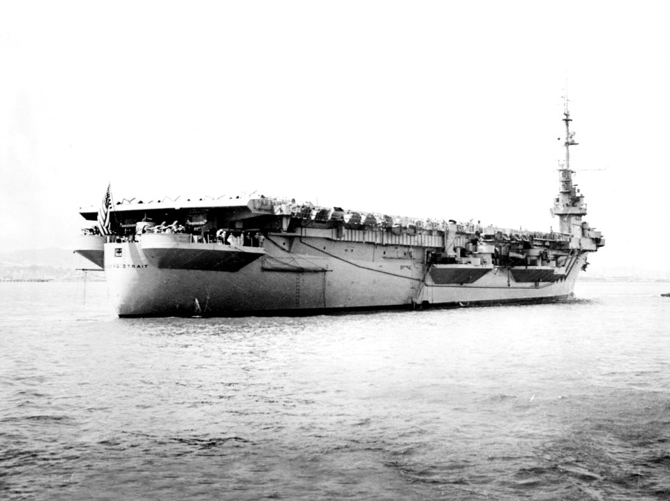 USS Badoeng Strait (CVE-116) off the San Francisco Naval Shipyard on 23 August 1953 (24741391)