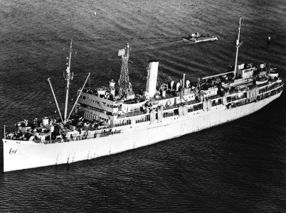 USS Alcor (AD-34) off the Norfolk Naval Shipyard on 5 January 1945 (NH 107757) photo