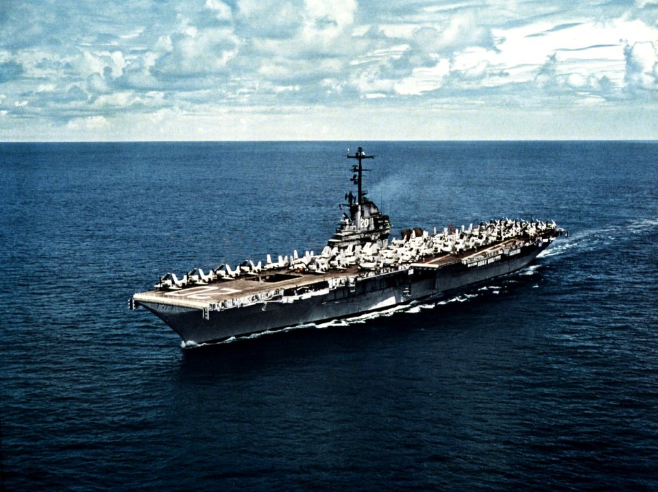 USS Bennington (CVA-20) underway c1958