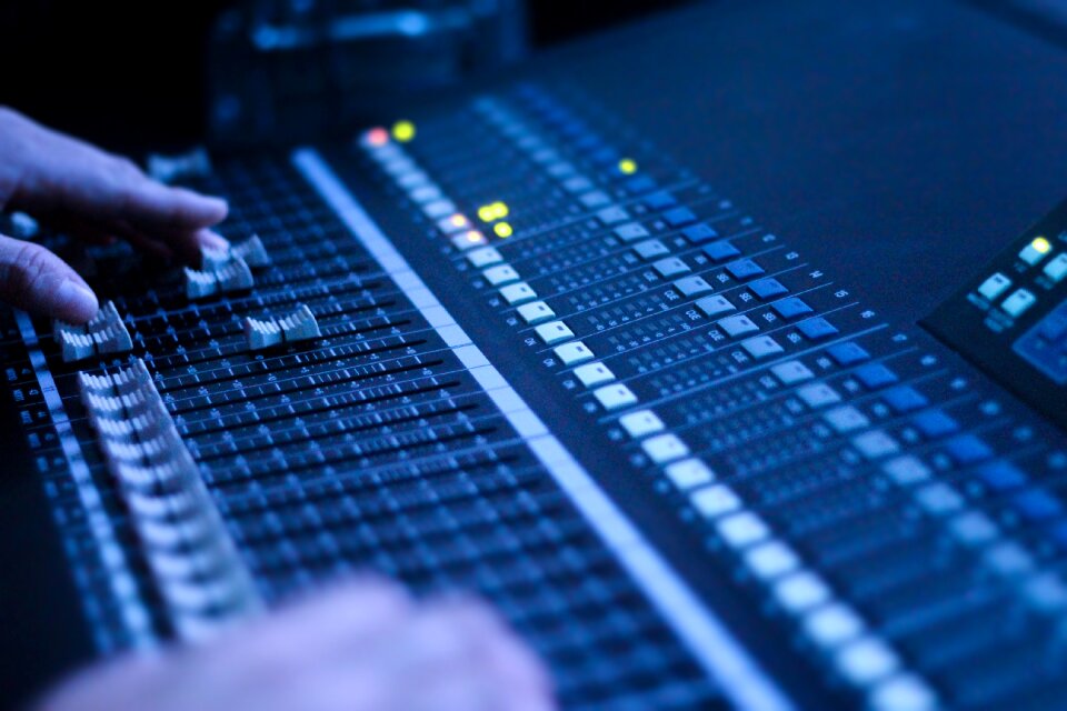 Electronics audio sound