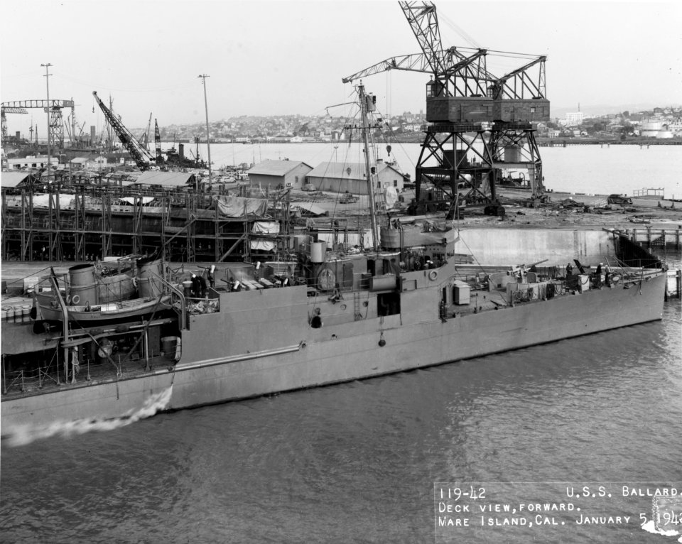 USS Ballard (AVD-10) - 19-N-26639