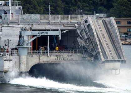 USNS Spearhead 140116-N-XQ474-087
