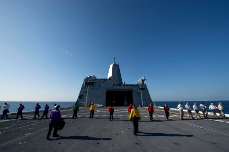 USS Anchorage commissioning 130423-N-DR144-036