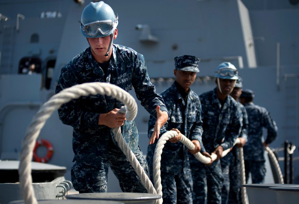 USS Anchorage commissioning 130422-N-DR144-082