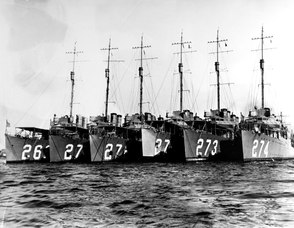 USS Bailey (DD-269), USS Thornton (DD-270), USS Tingey (DD-272), USS Morris (DD-271), USS Swasey (DD-273) and USS Meade (DD-274) moored off San Diego, California (USA), circa 1922 (NH 69516)