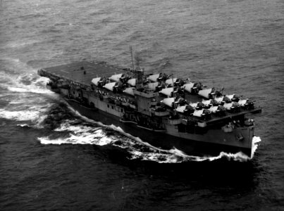 USS Block Island (CVE-21) underway Atlantic Ocean on 15 October 1943 (NH 106576)