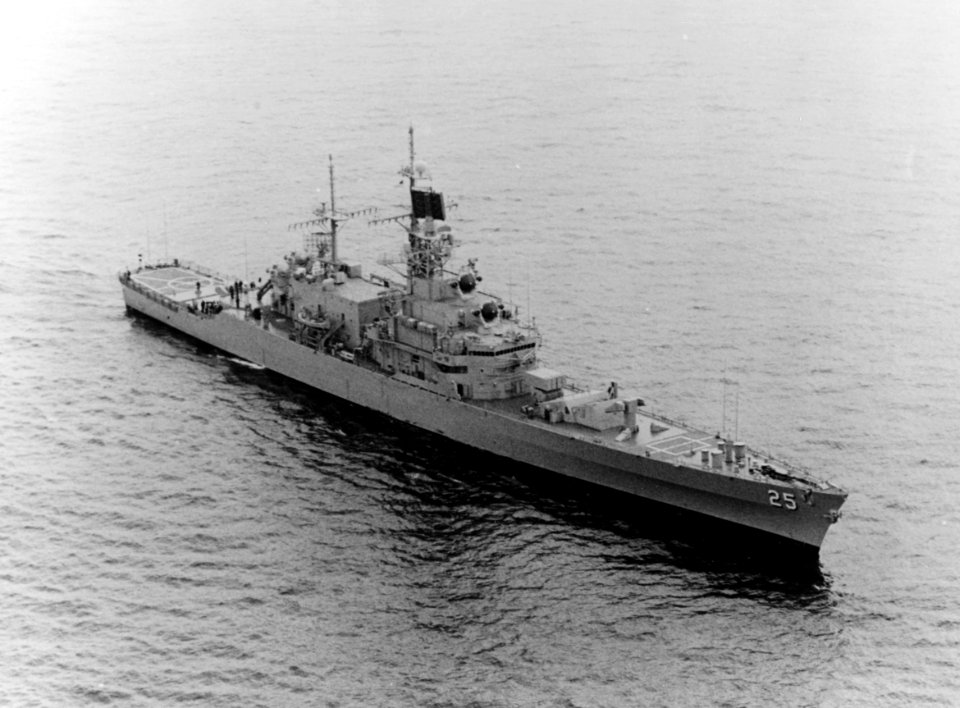 USS Bainbridge (CGN-25) runs post-modernization acceptance trials in April 1977