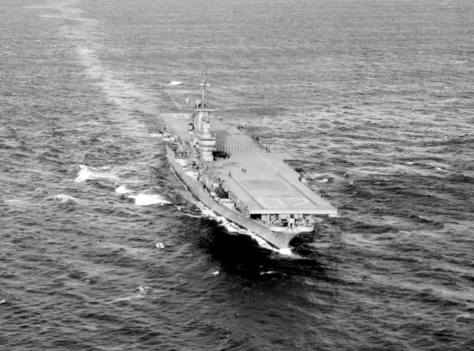 USS Bennington (CVA-20) underway in January 1953