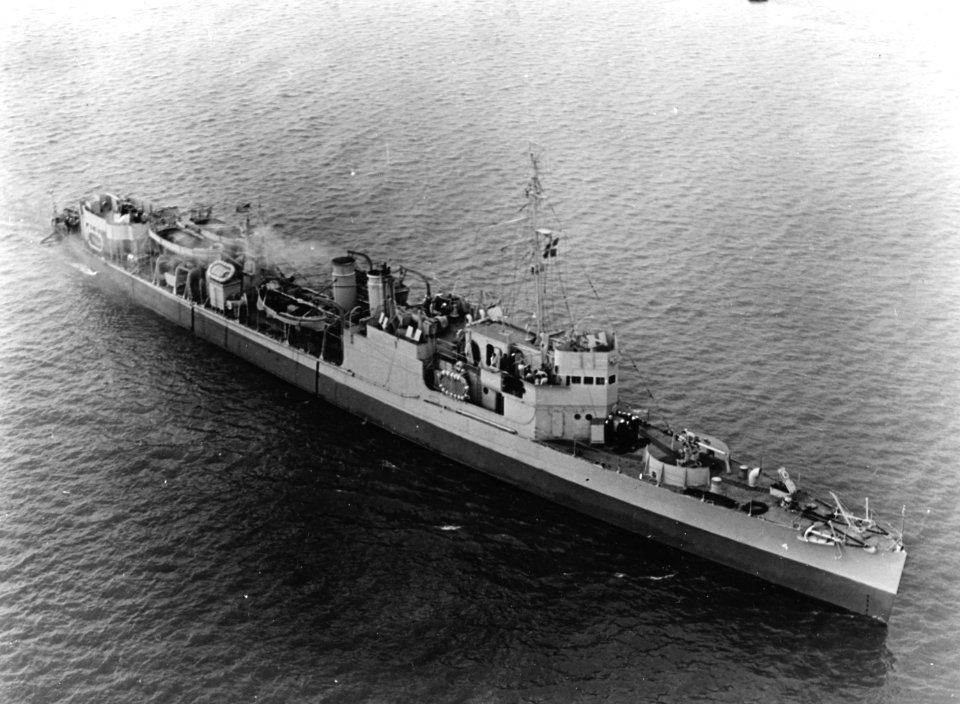 USS Clemson (AVD-4) underway on 20 November 1942