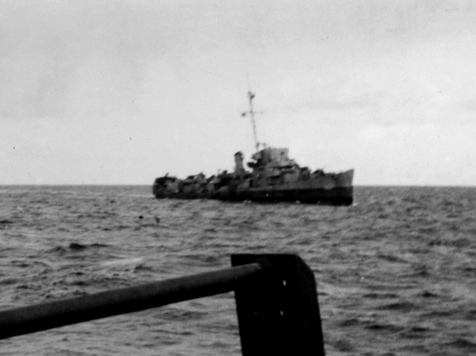 USS Barr (DE-576) after being torpedoed in the Atlantic Ocean, 29 May 1944 (NH 86683)