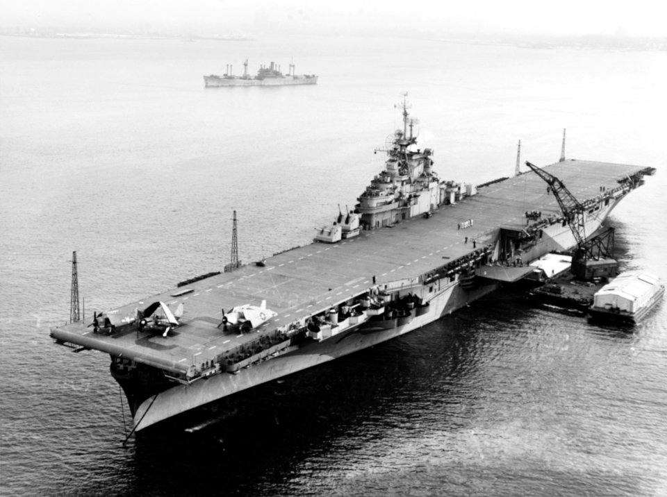 USS Bon Homme Richard (CV-31) anchored in New York harbor on 9 January 1945