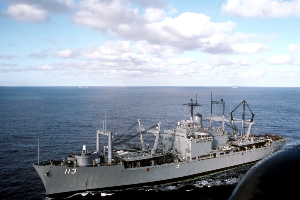 USS Charleston (LKA-113) underway 1988