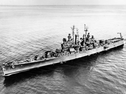 USS Biloxi (CL-80) underway at sea, circa October 1943 (NH 98263)
