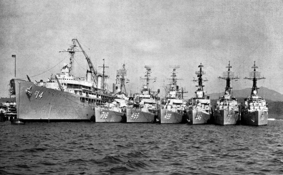 USS Dixie (AD-14) in 1962, with six destroyers alongside