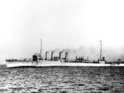 USS Clemson (DD-186) steaming at high speed c1919 photo