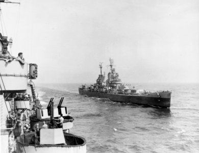 USS Boston (CA-69) underway at sea in August 1945 photo