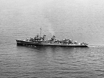 USS Charles J. Badger (DD-657) underway at sea on 14 August 1943 (NH 45513)