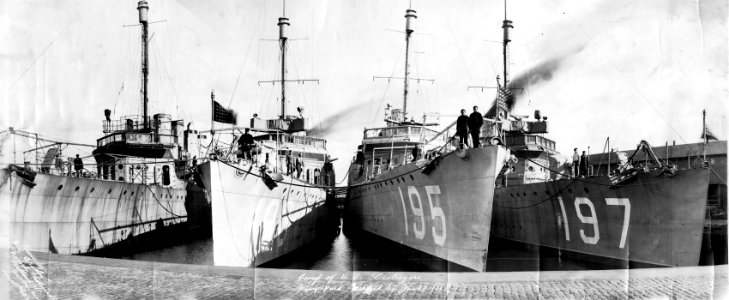 USS Branch (DD-197), USS Abel P. Upshur (DD-193) and USS Welborn C. Wood (DD-195) at the Norfolk Naval Shipyard, Virginia (USA), on 27 January 1921 (S-526-E)