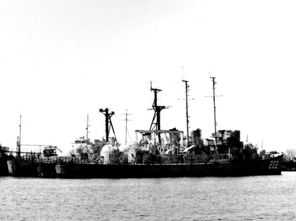 USS Eichenberger (DE-202), USS Savage (DER-386) and USS Knudson (APD-101) laid up at Stockton, California (USA), on 9 April 1972 (NH 79828)