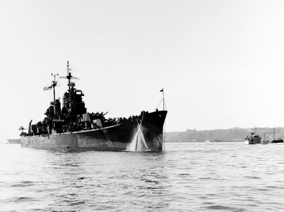 USS Columbus (CA-74) off New York City in October 1945 (NH 81121)