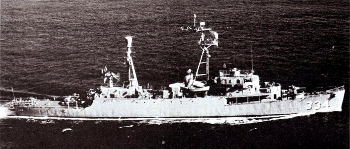 USS Forster (DER-334) underway, circa in 1957