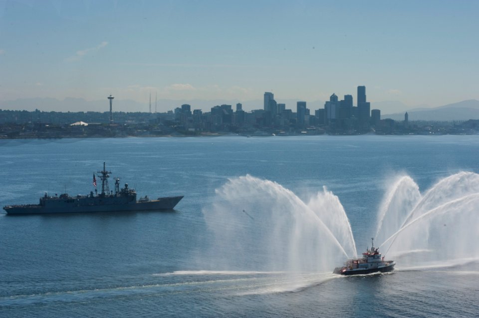 USS Ford 130709-N-QY316-228