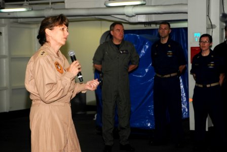 USS George H.W. Bush (CVN 77) 140706-N-MU440-032 (14592343744)
