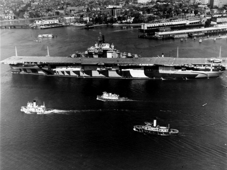USS Franklin (CV-13) in the Elizabeth River, off Norfolk, Virginia (USA), on 21 February 1944 (80-G-224597)