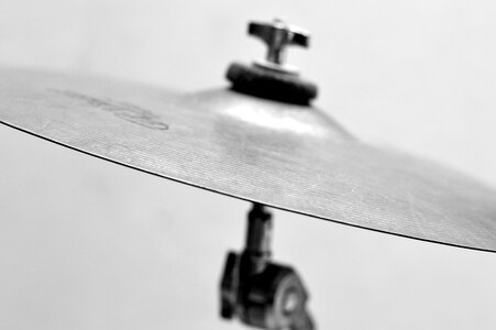 Percussion saucer pop