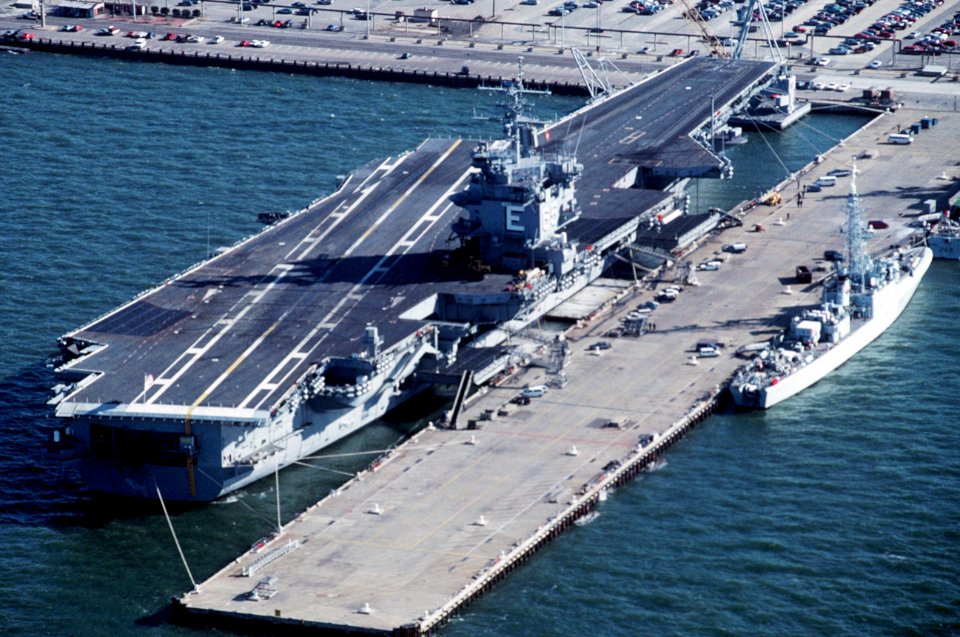 USS Enterprise (CVN-65) and HMCS Terra Nova (DDE 259) at Norfolk 1995
