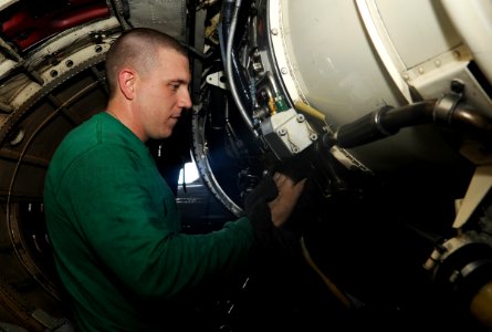USS George H.W. Bush (CVN 77) 140707-N-MU440-006 (14417203418)