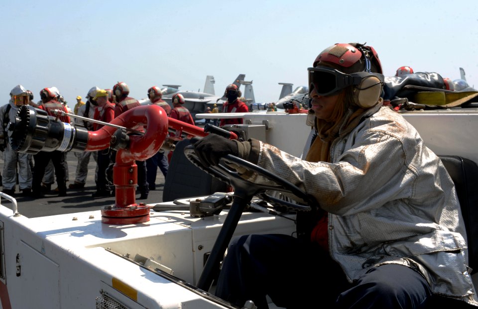 USS George H.W. Bush (CVN 77) 140704-N-XI307-078 (14397965089)