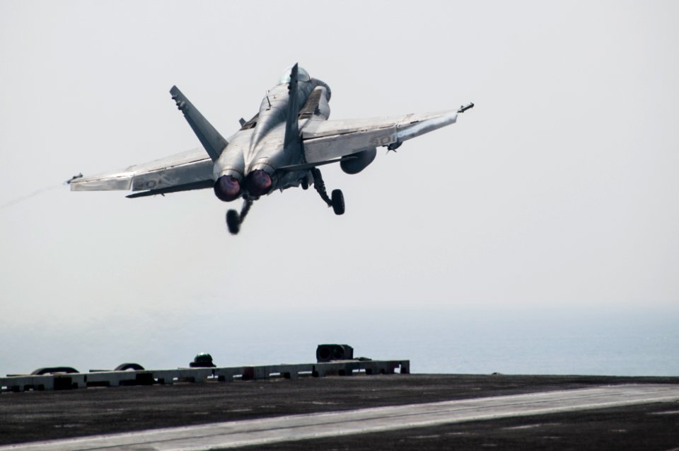 USS George H.W. Bush (CVN 77) 141016-N-MW819-075 (15582674635)
