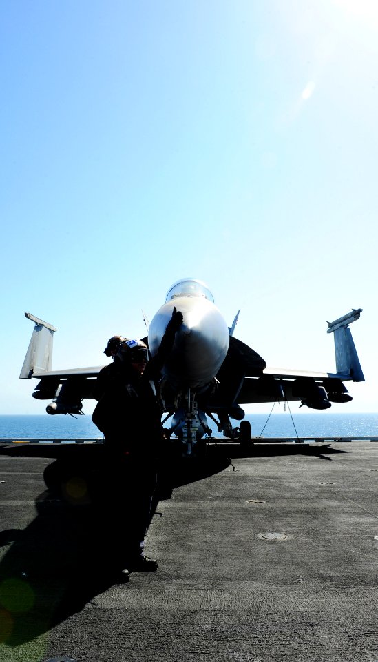 USS George H.W. Bush (CVN 77) 140710-N-CZ979-002 (14454226078)