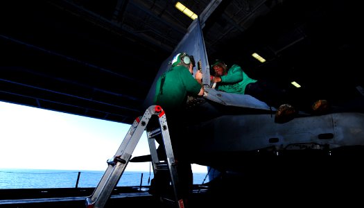 USS George H.W. Bush (CVN 77) 140708-N-CZ979-004 (14614330881)